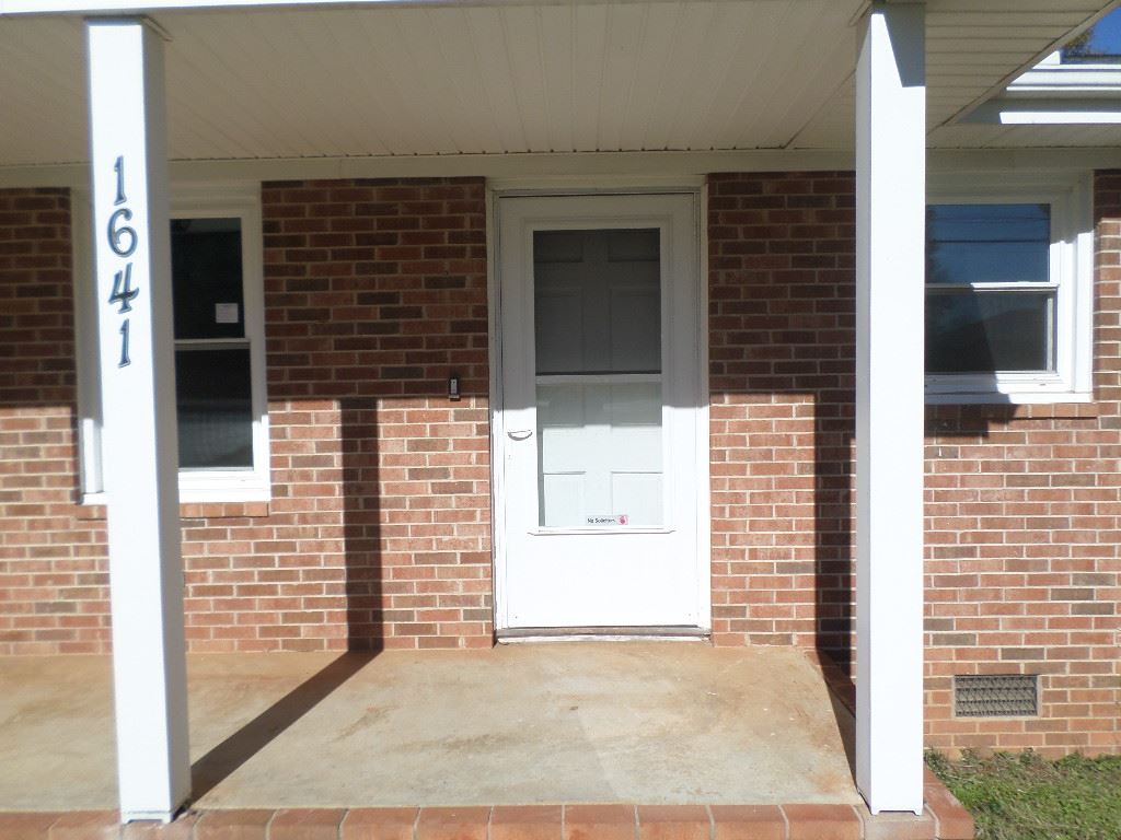 1641 Campton Road Inman, SC 29349 - Photo 2 of 25