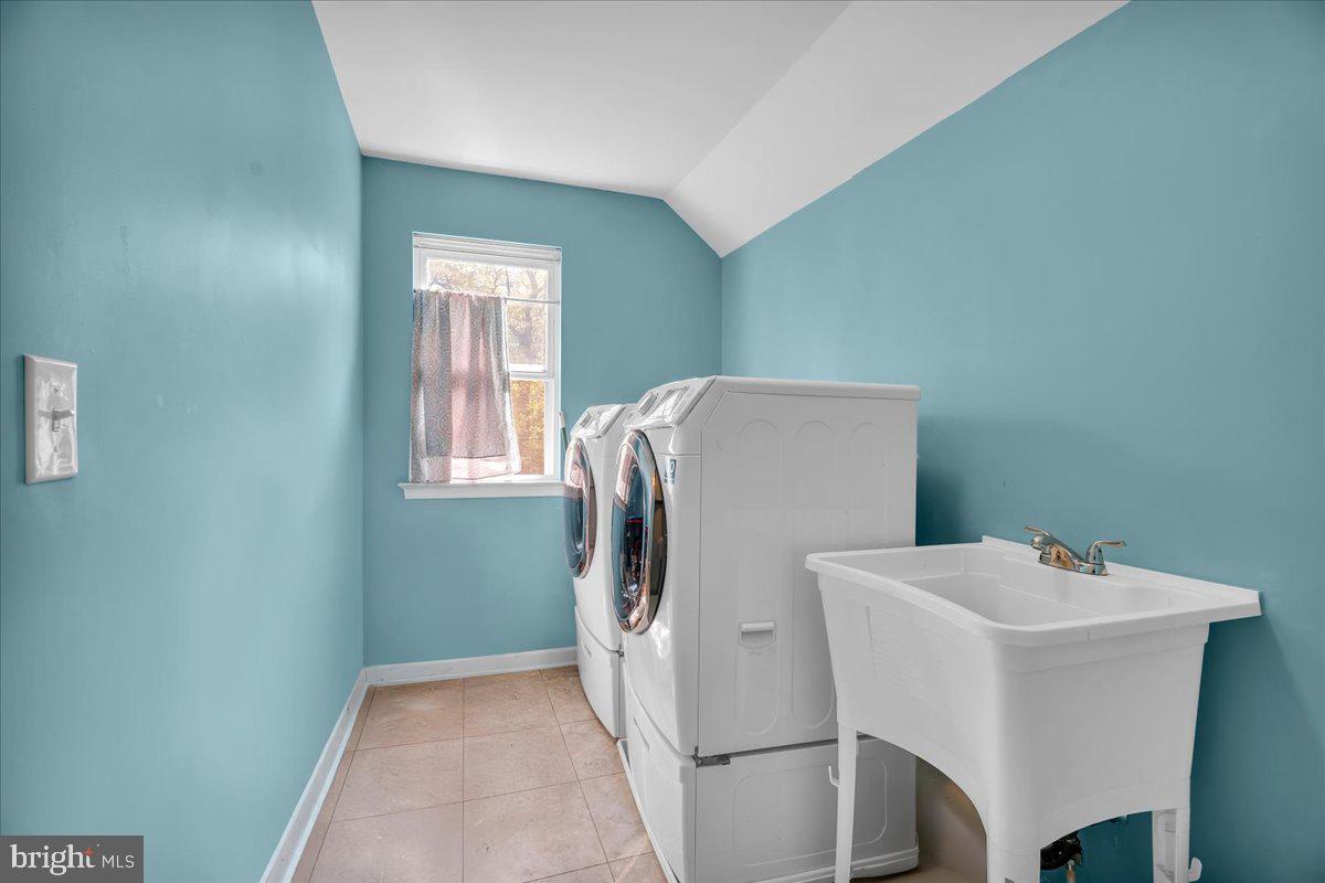 11 Evergreen Road Mount Laurel, NJ 08054 - Photo 27 of 49 Bright and airy laundry retreat.