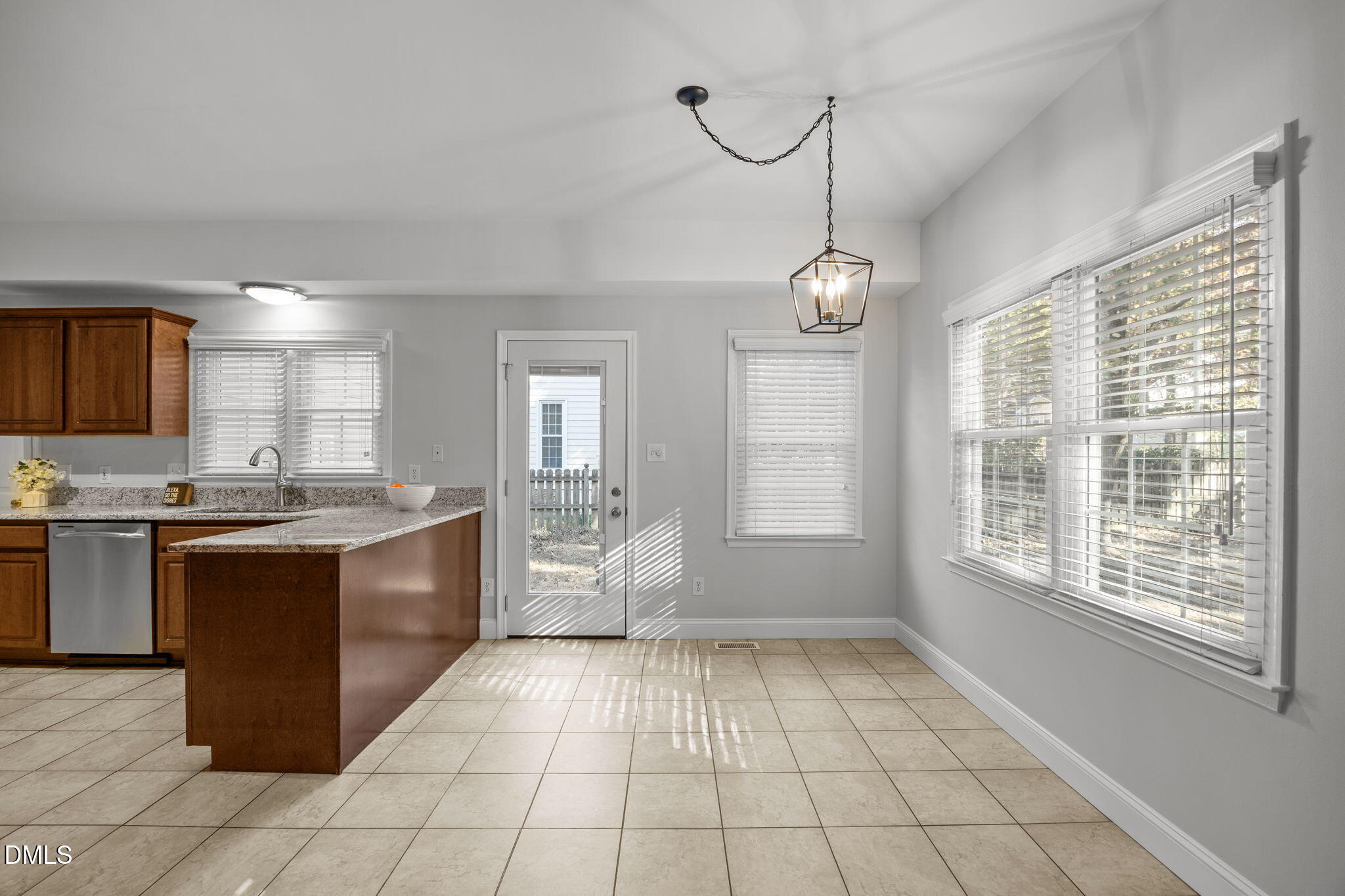 11829 North Exeter Way Raleigh, NC 27613 - Photo 15 of 41 Dining Area