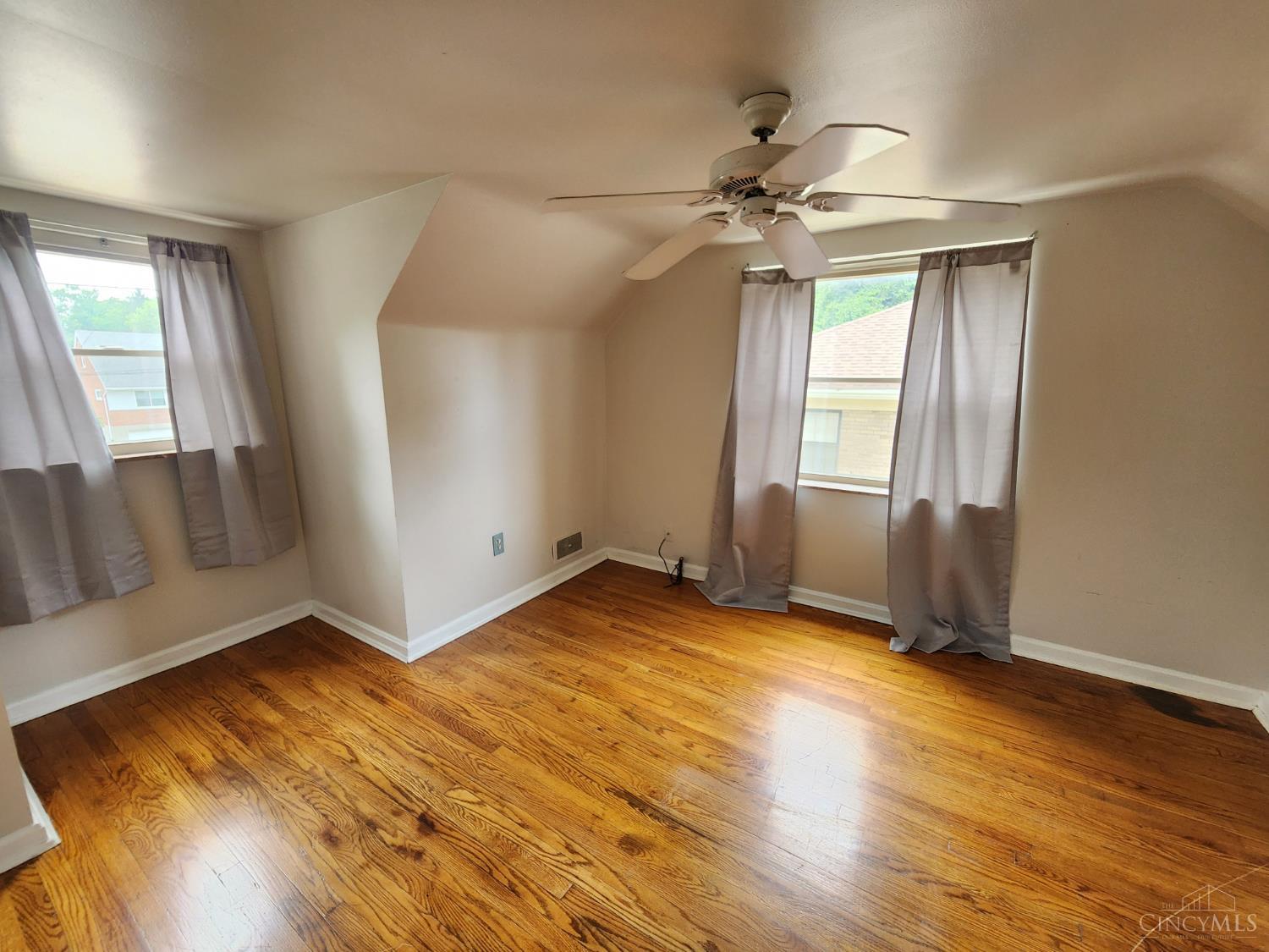 1196 Anderson Ferry Road Cincinnati, OH 45238 - Photo 7 of 11