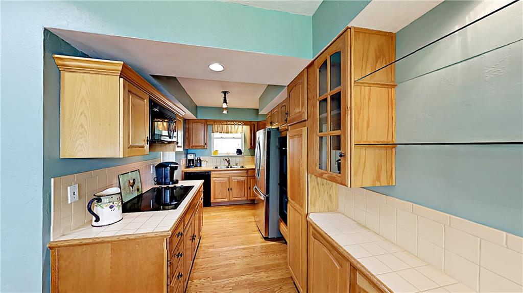 230 Highview Road Wexford, PA 15090 - Photo 15 of 25 Updated kitchen with tile counter tops