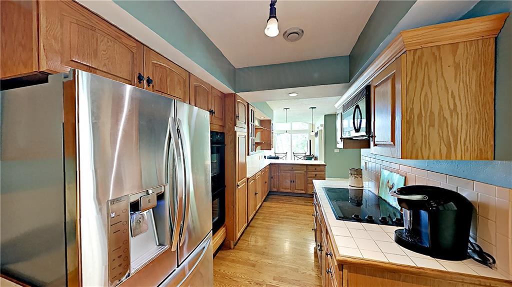 230 Highview Road Wexford, PA 15090 - Photo 16 of 25 Smooth surface cook top