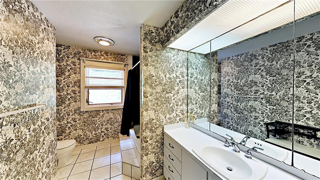 230 Highview Road Wexford, PA 15090 - Photo 24 of 25 Hall Bath
