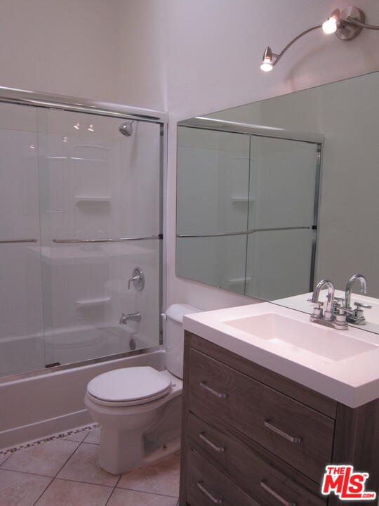 185 Racquet Club Drive Compton, CA 90220 - Photo 8 of 12 Gallery Image 8