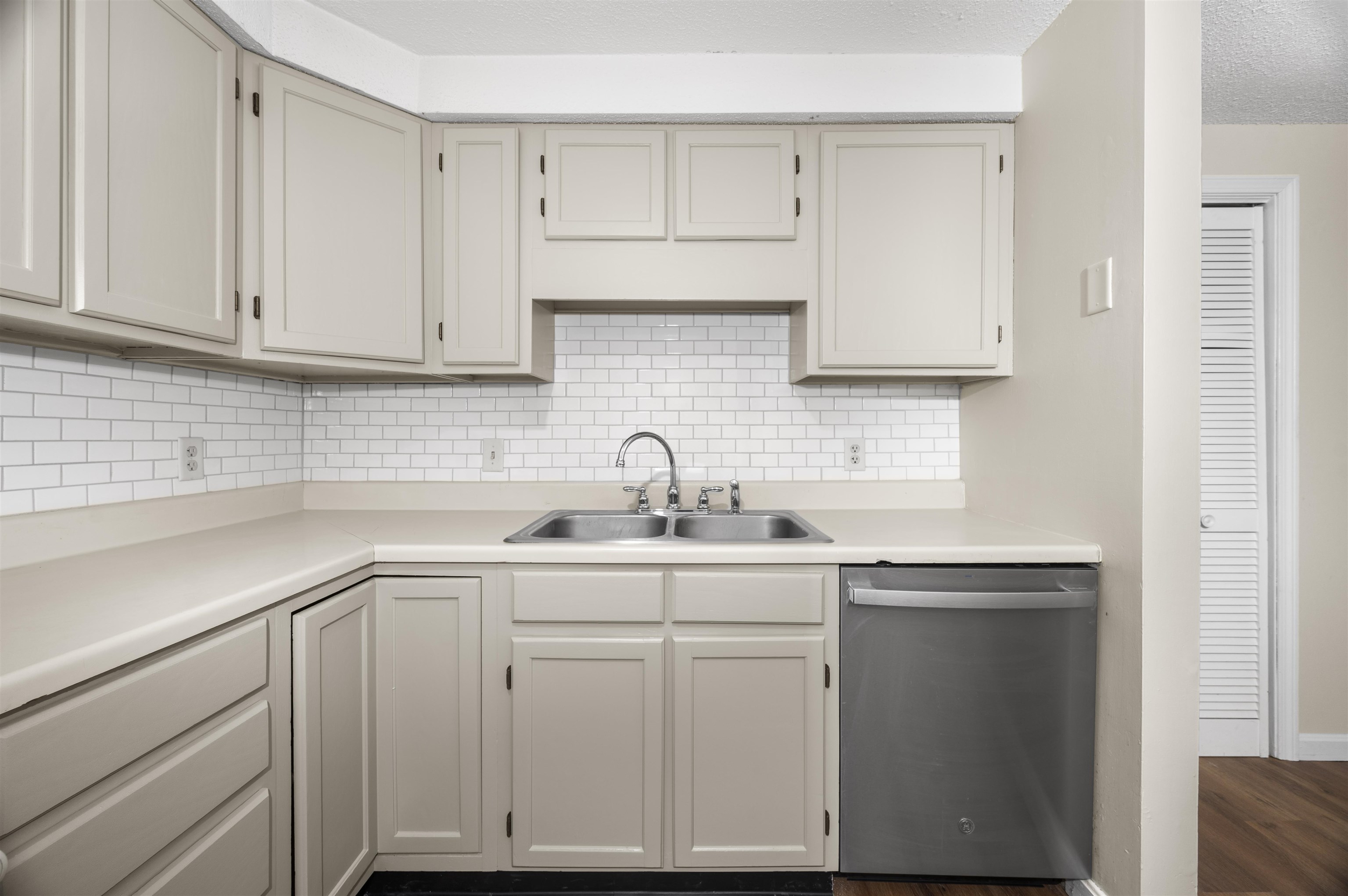 50 Brookside Drive, Unit A7 Exeter, NH 03833 - Photo 4 of 39