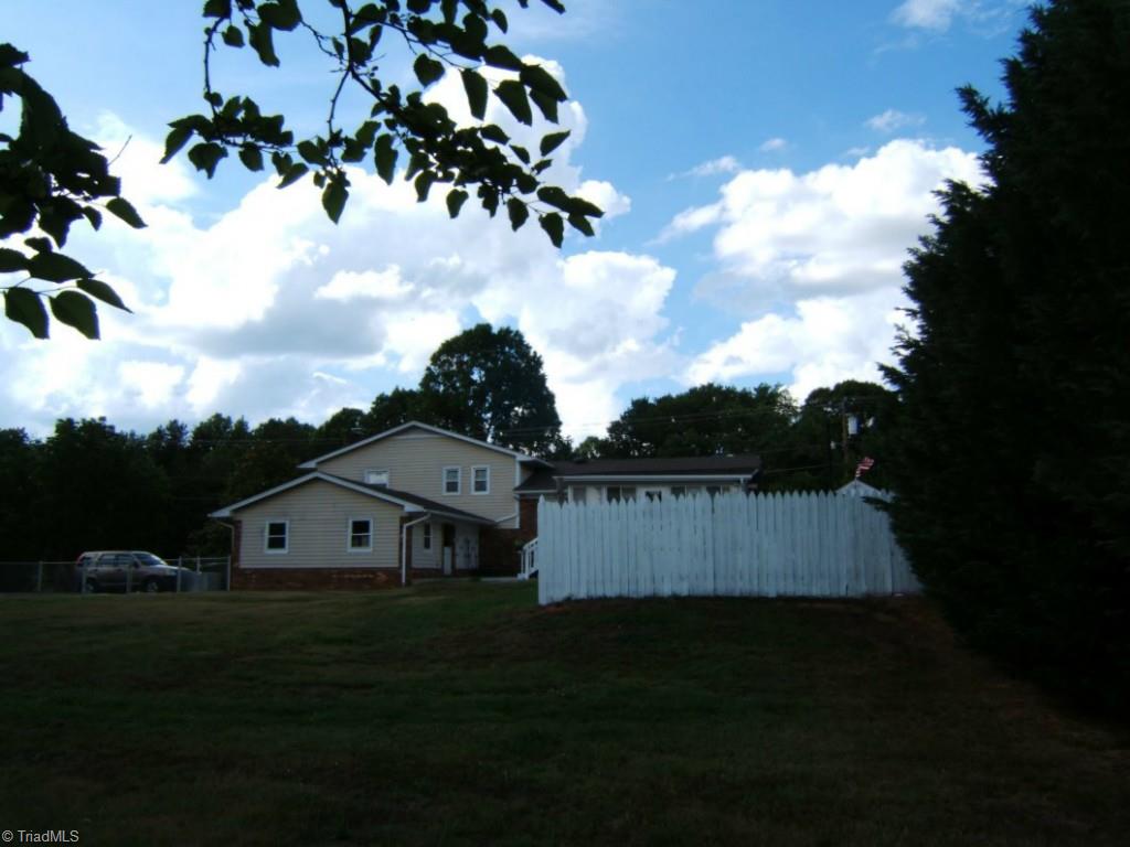 2991 Hickory Tree Road Winston-Salem, NC 27127 - Photo 3 of 26 Fenced back yard and privacy fence for in-ground pool.