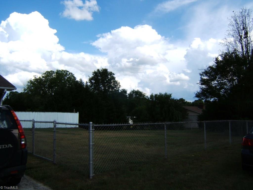 2991 Hickory Tree Road Winston-Salem, NC 27127 - Photo 23 of 26 Big fenced-in back yard.