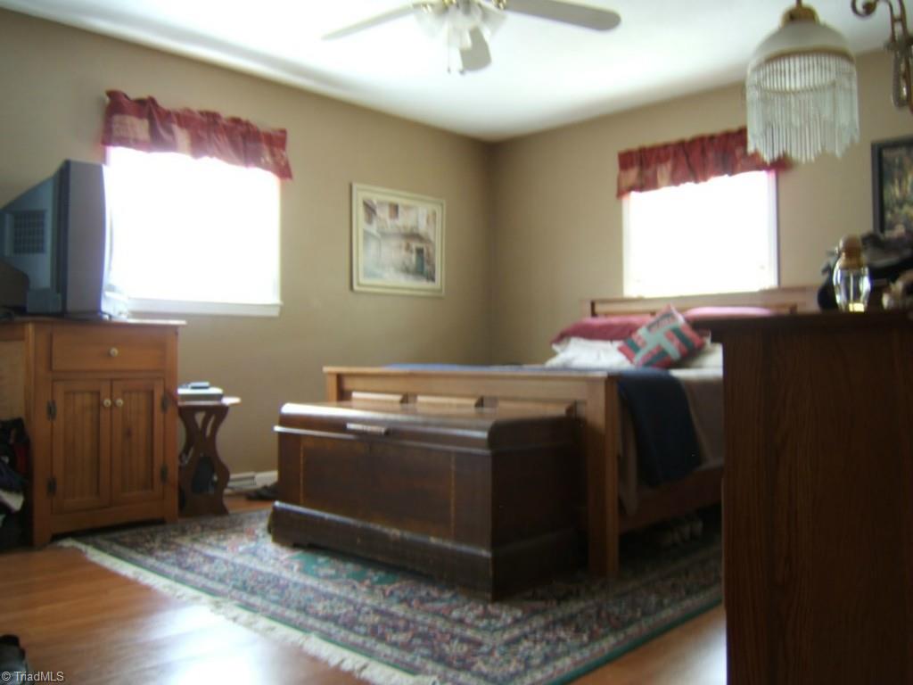 2991 Hickory Tree Road Winston-Salem, NC 27127 - Photo 10 of 26 Master bedroom.