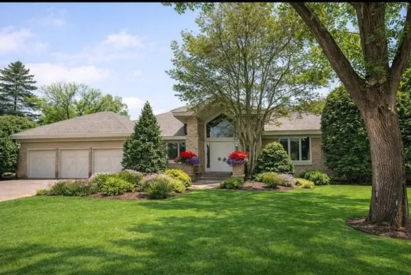 $1,575,000 | 11626 Cedar Pass, Minnetonka, MN 55305