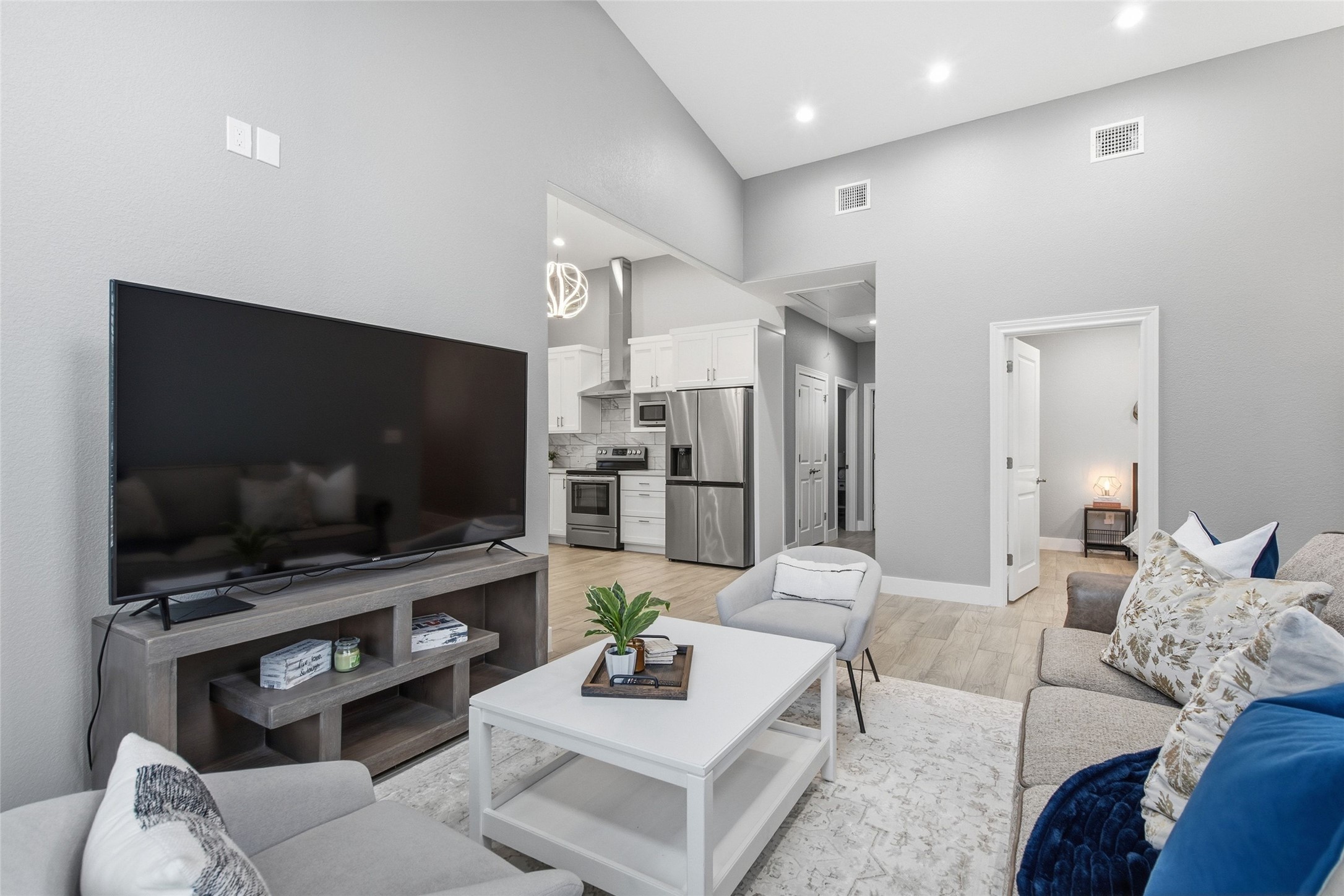 23315 Nameless Road Leander, TX 78641 - Photo 33 of 40 Guest Home - Living Room