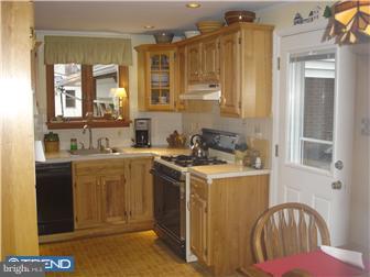 621 Topsfield Road Hatboro, PA 19040 - Photo 4 of 12 Kitchen