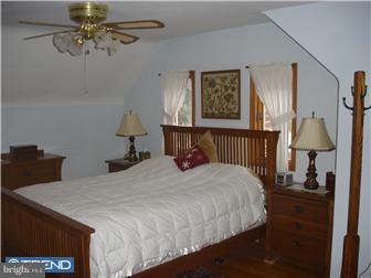 621 Topsfield Road Hatboro, PA 19040 - Photo 8 of 12 Bedroom - Main