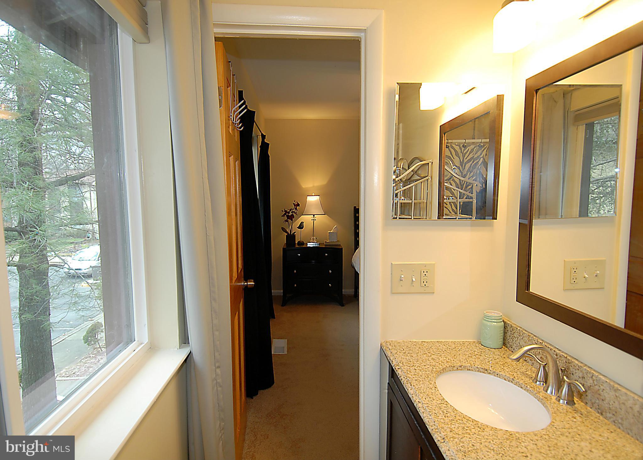 11928 Barrel Cooper Court Reston, VA 20191 - Photo 18 of 30 Bath (Master)