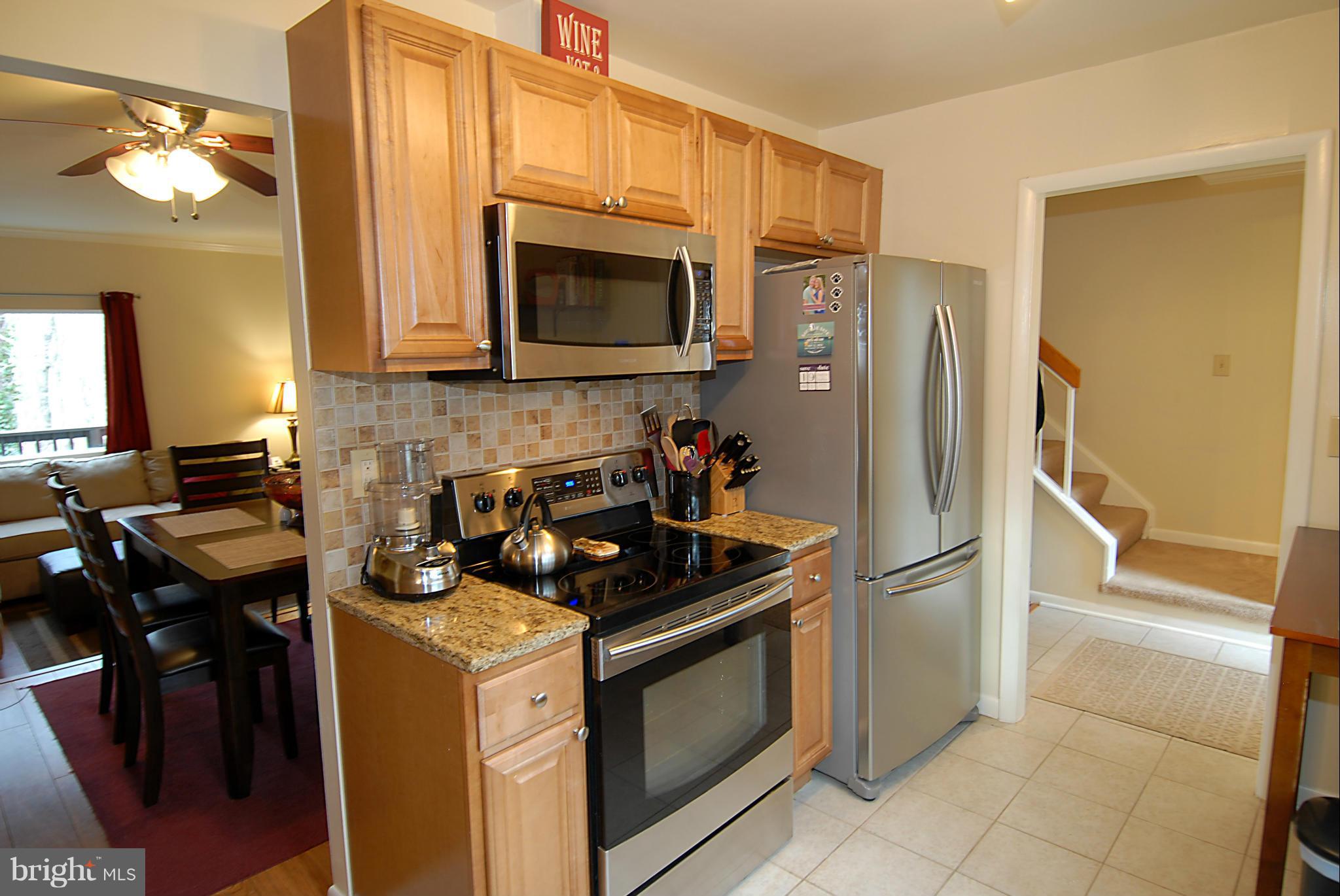 11928 Barrel Cooper Court Reston, VA 20191 - Photo 4 of 30 Kitchen