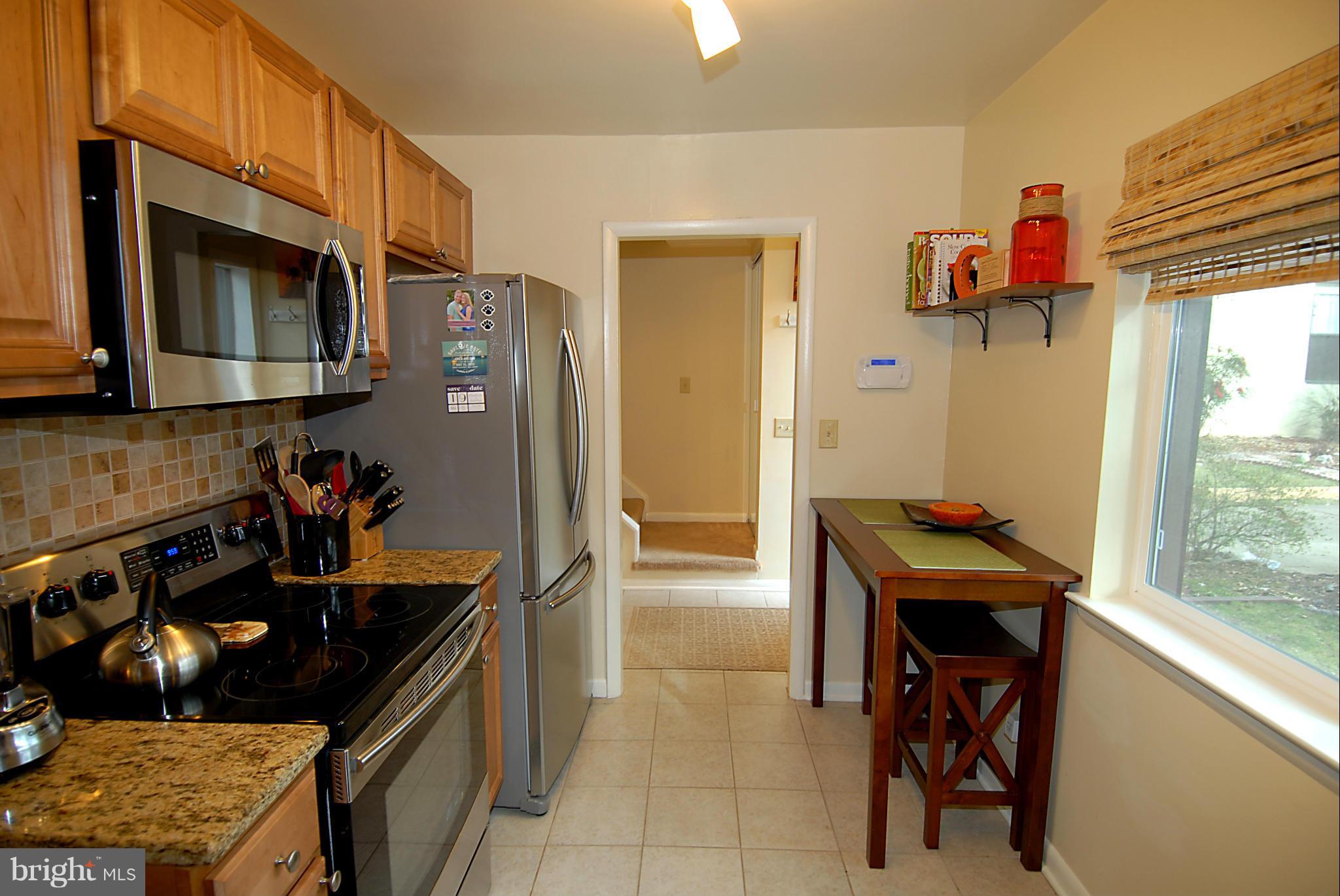 11928 Barrel Cooper Court Reston, VA 20191 - Photo 5 of 30 Kitchen