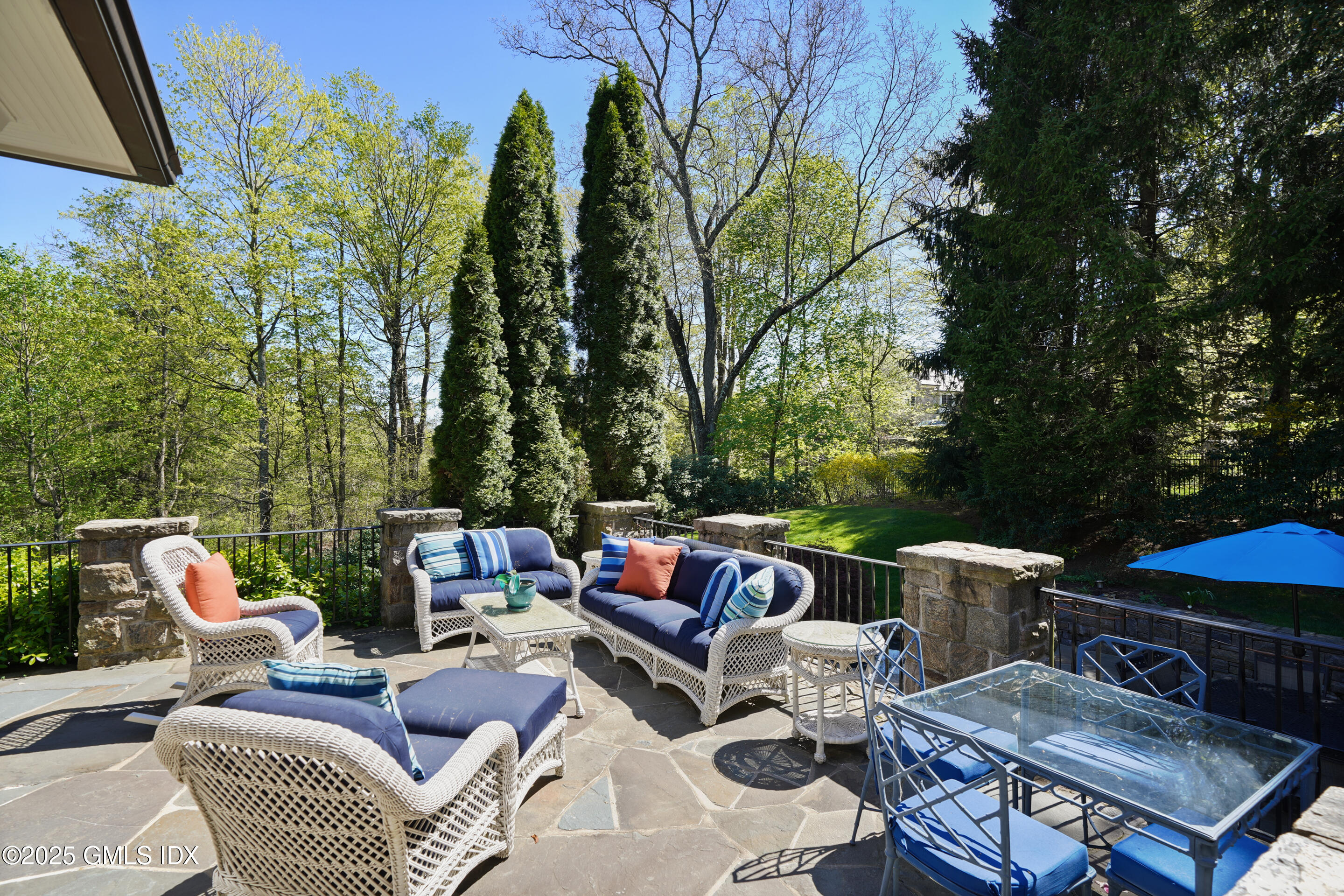 8 Chieftans Road Greenwich, CT 06831 - Photo 52 of 57 LEMONADE, WINE OR ICE TEA