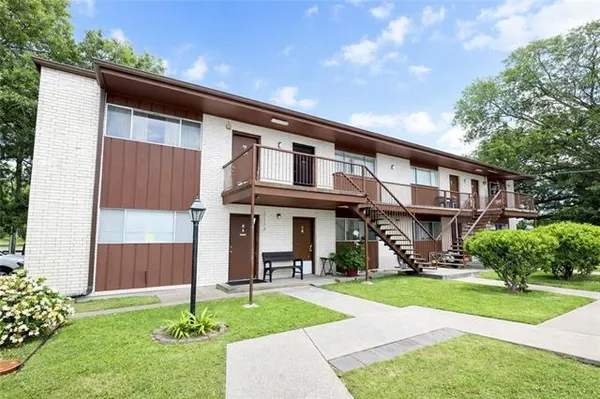 $950 | 106 East 3rd Street, Unit 21, Belle Chasse, LA 70037