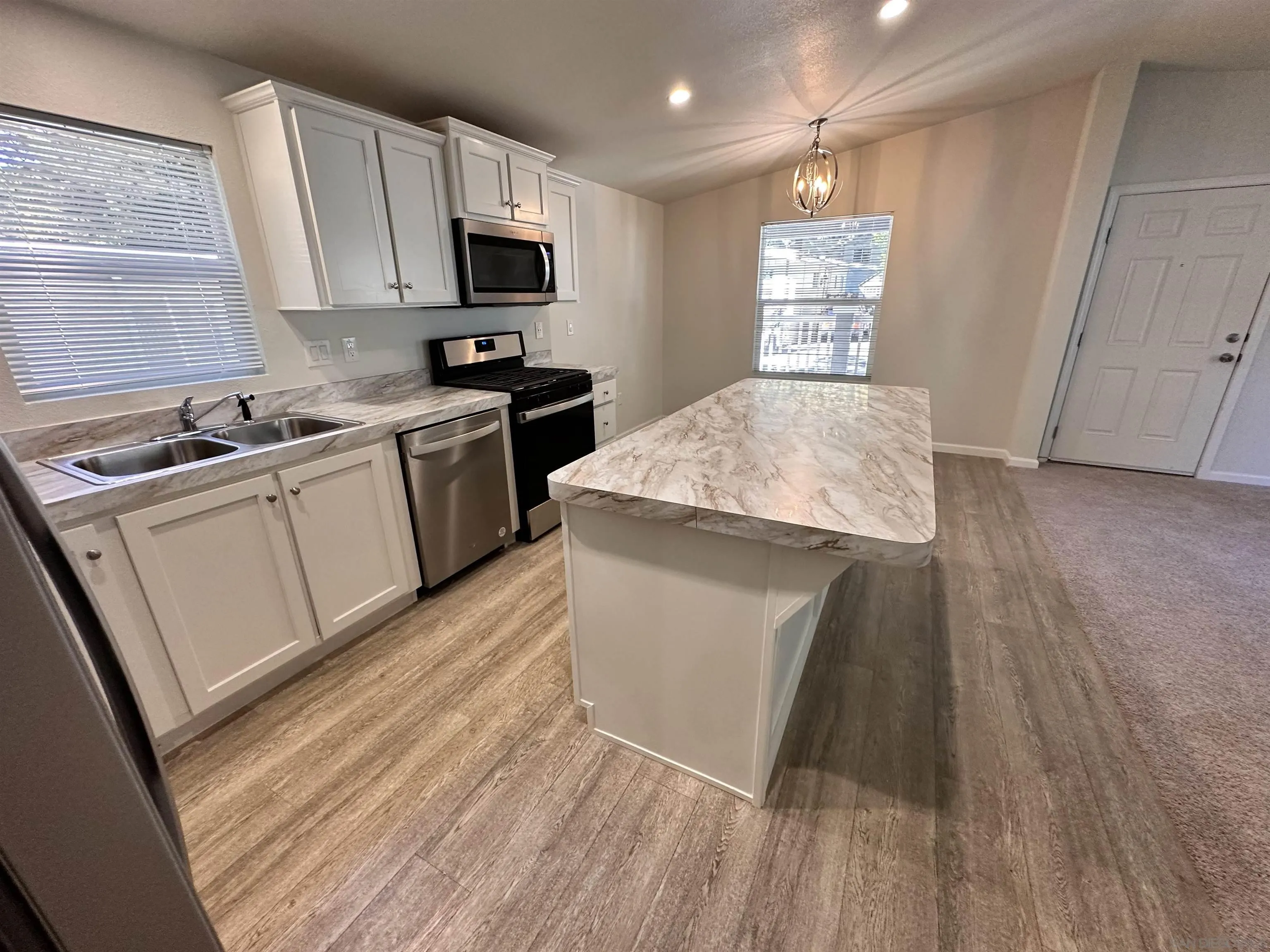 22899 Byron Road, Unit 49 Crestline, CA 92325 - Photo 2 of 6
