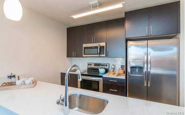 $3,900 | 1 Dekalb Avenue, Unit 411, White Plains, NY 10605