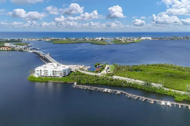 a view of a lake in middle of the house