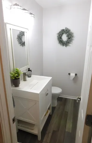 $389,900 | 220 South Division Street, Zeeland, MI 49464