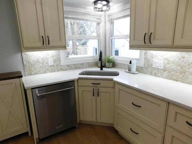 $389,900 | 220 South Division Street, Zeeland, MI 49464