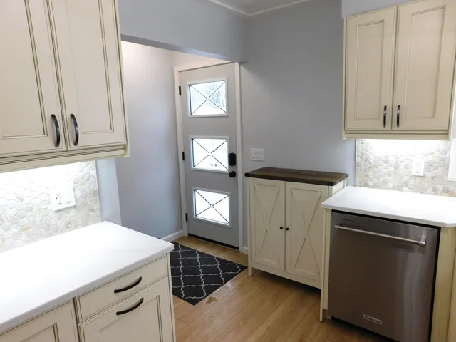 $389,900 | 220 South Division Street, Zeeland, MI 49464