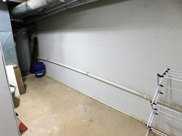 $389,900 | 220 South Division Street, Zeeland, MI 49464