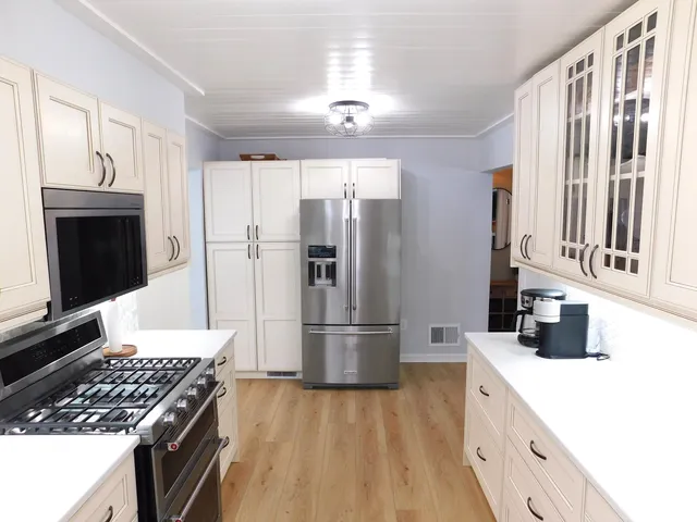 $389,900 | 220 South Division Street, Zeeland, MI 49464