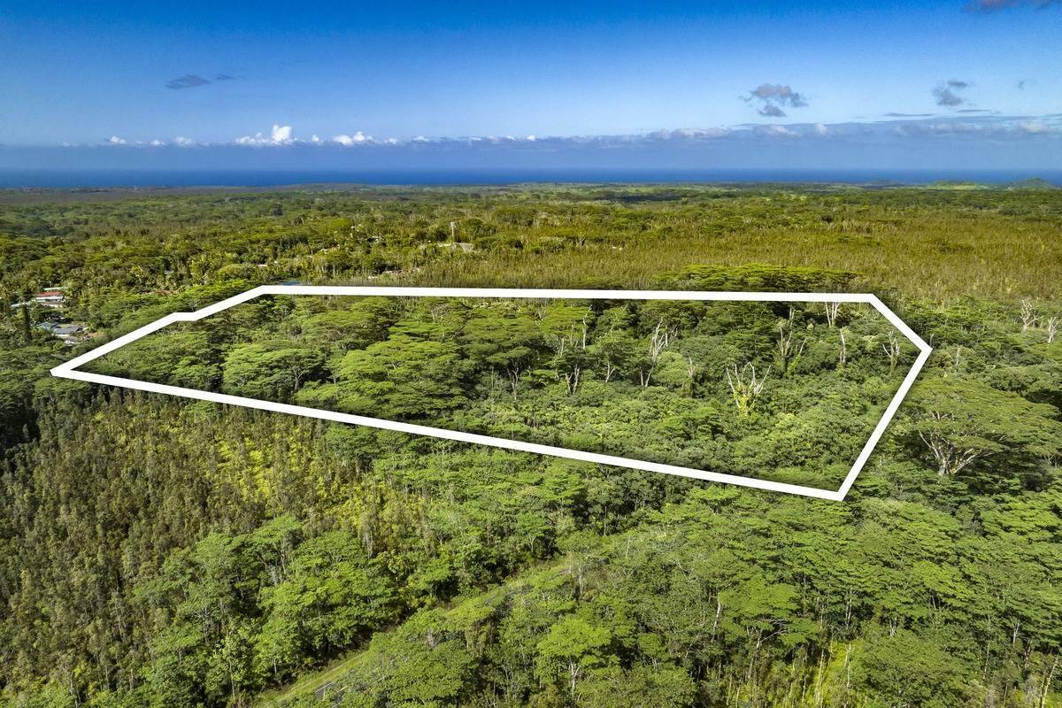 58.7 Acres bordered by Hawaii State Land