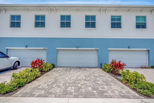 a front view of house with yard