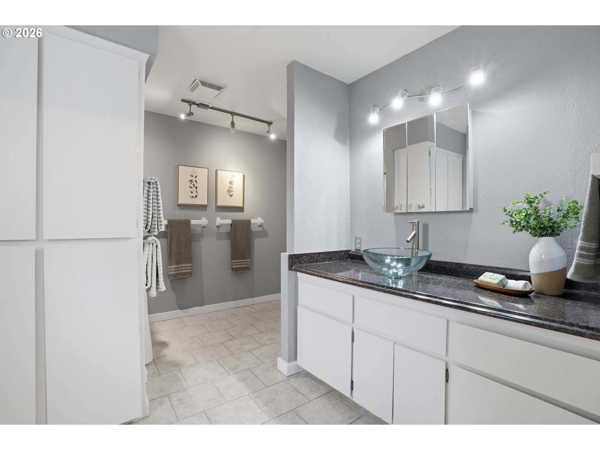 1325 Northwest 9th Street Gresham, OR 97030 - Photo 27 of 40 Separate Living Quarters