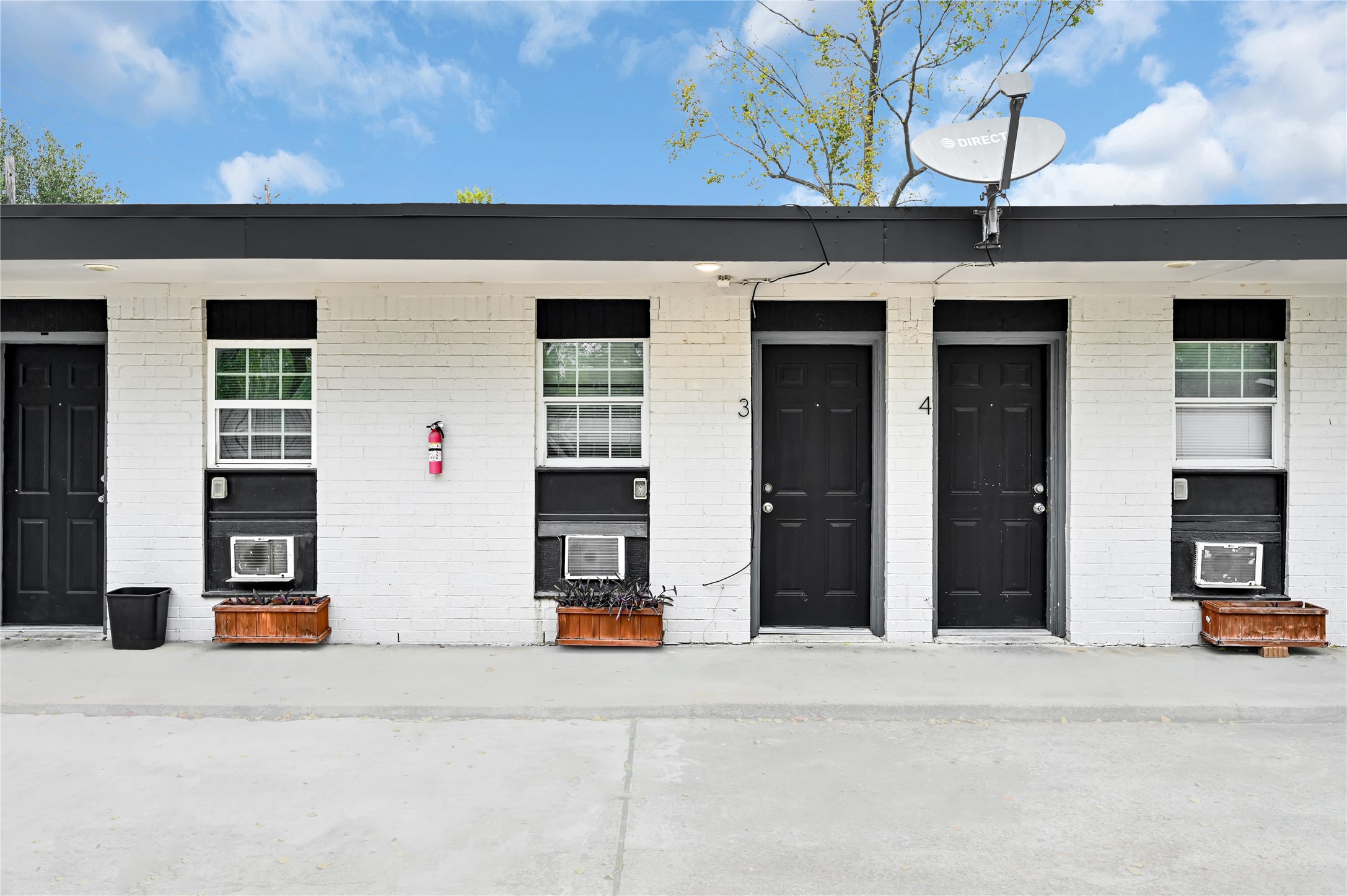3714 Dabney Street, Unit 7 Houston, TX 77026 - Photo 11 of 15 a view of building with door