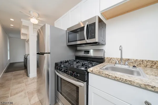 $1,925 | 15 Summit Avenue, Unit A, Chatham, NJ 07928