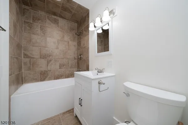 $1,925 | 15 Summit Avenue, Unit A, Chatham, NJ 07928