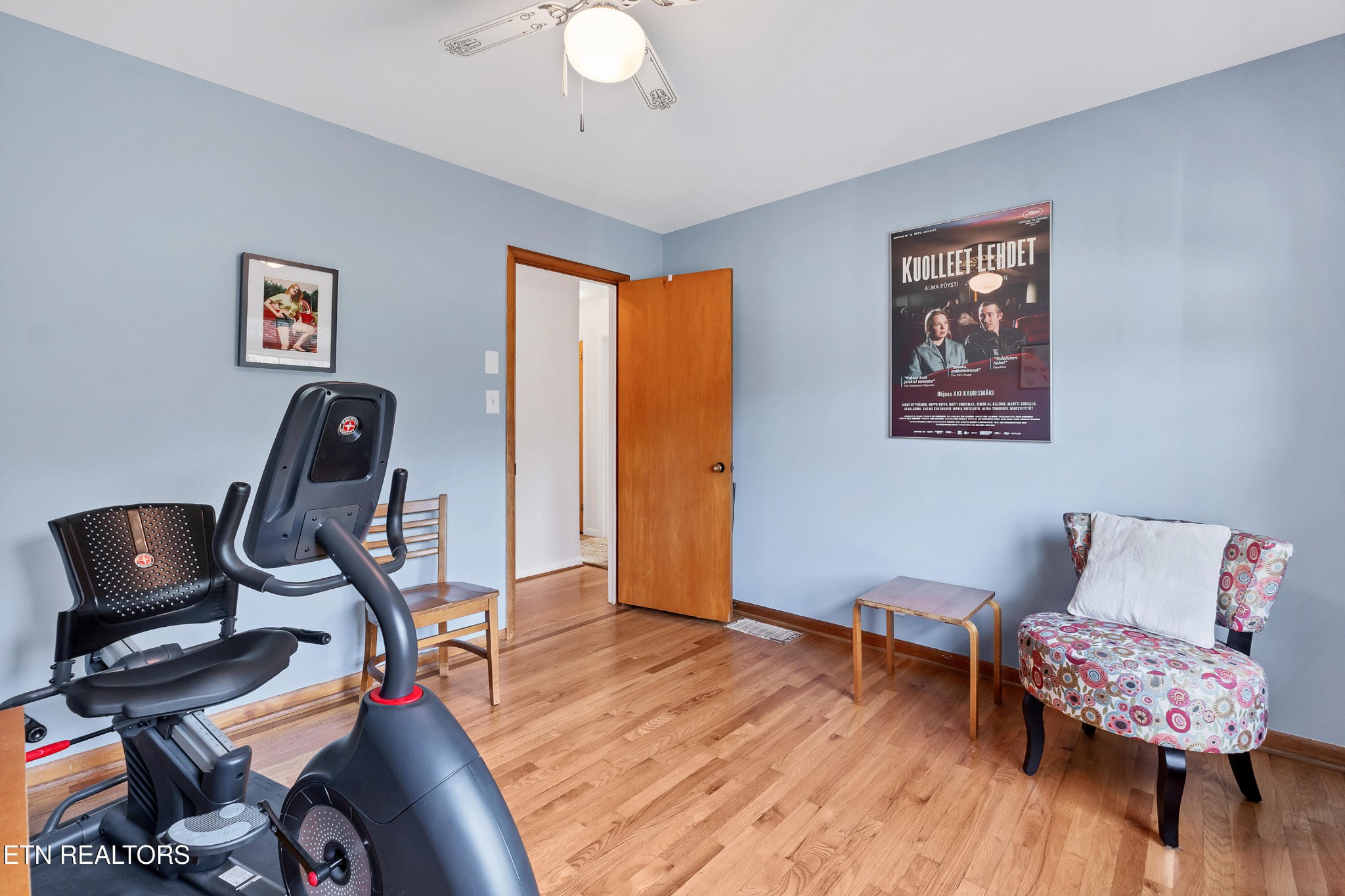 409 Bridge View Lane Knoxville, TN 37914 - Photo 20 of 37 a view of a workspace with furniture and wooden floor