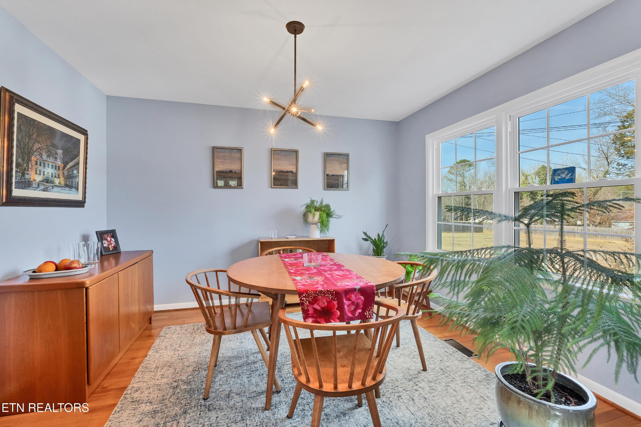 409 Bridge View Lane Knoxville, TN 37914 - Photo 7 of 37 a dining room with furniture and window