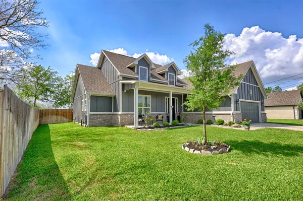 $440,000 | 206 East Hinton Road, Weimar, TX 78962