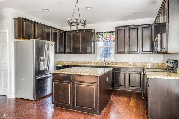$529,900 | 517 North Pioneer Road, Center Point, IN 47840