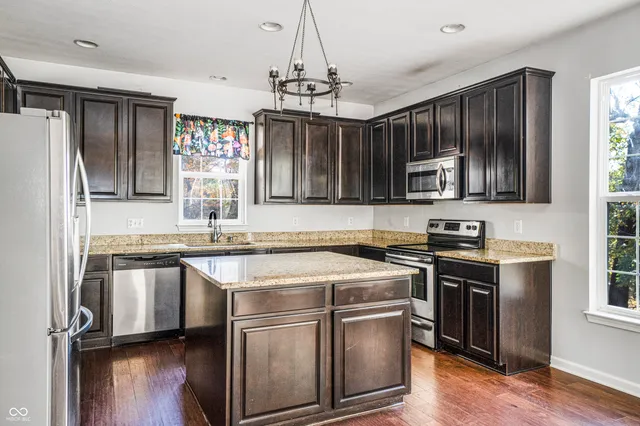 $529,900 | 517 North Pioneer Road, Center Point, IN 47840