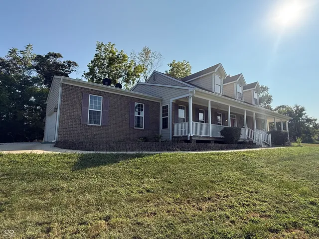 $529,900 | 517 North Pioneer Road, Center Point, IN 47840