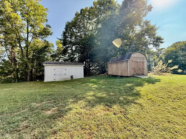 $529,900 | 517 North Pioneer Road, Center Point, IN 47840