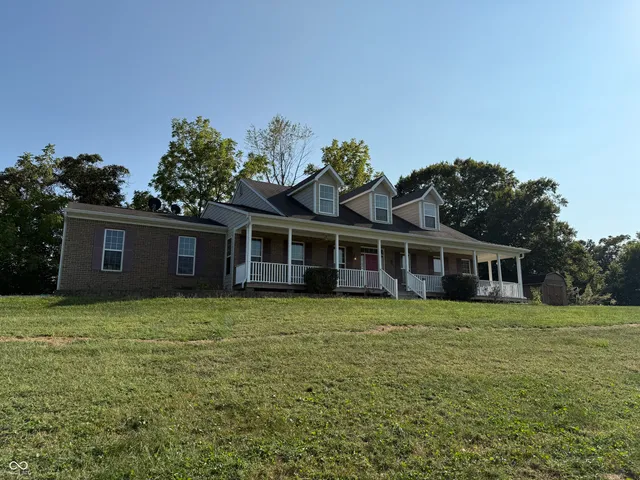 $529,900 | 517 North Pioneer Road, Center Point, IN 47840