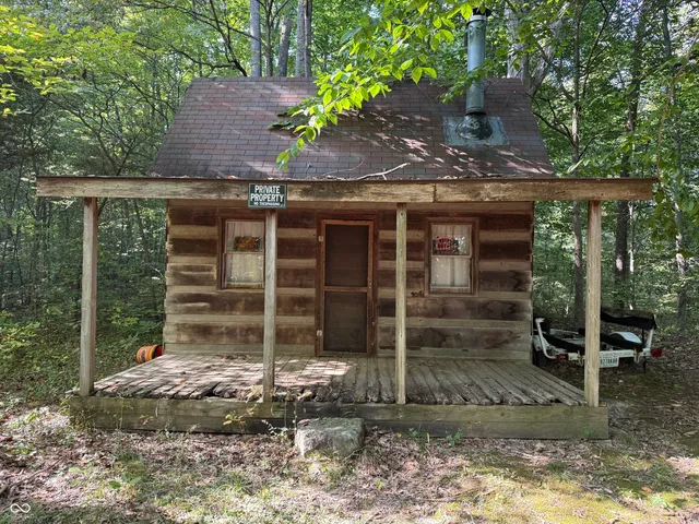 $529,900 | 517 North Pioneer Road, Center Point, IN 47840