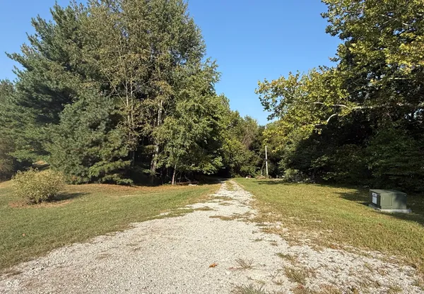 $529,900 | 517 North Pioneer Road, Center Point, IN 47840