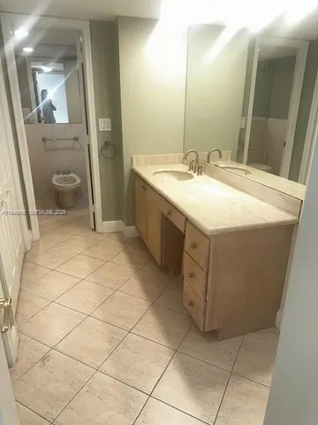 $625,000 | 625 Biltmore Way, Unit 807, Coral Gables, FL 33134