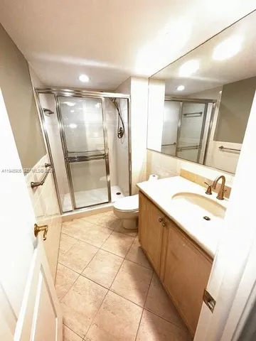 $625,000 | 625 Biltmore Way, Unit 807, Coral Gables, FL 33134