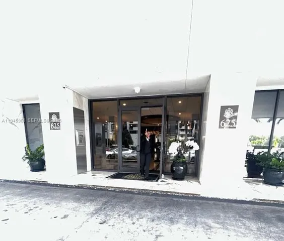 $625,000 | 625 Biltmore Way, Unit 807, Coral Gables, FL 33134