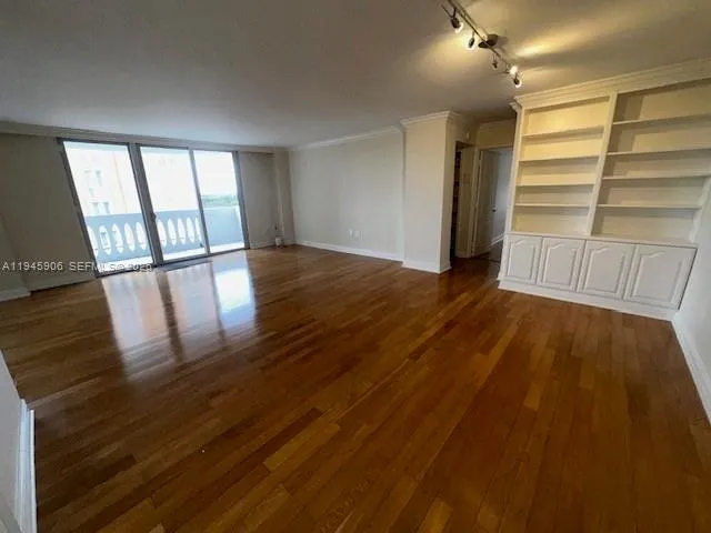 $625,000 | 625 Biltmore Way, Unit 807, Coral Gables, FL 33134