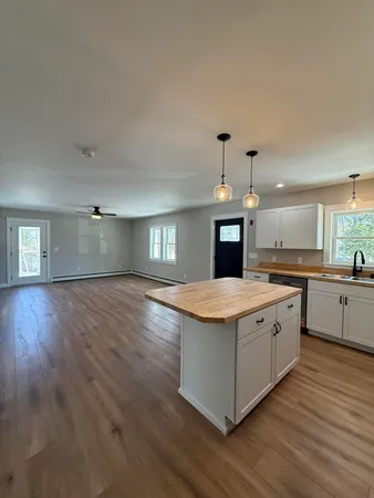 $500,000 | 9 Raspberry Hill Road, Mechanic Falls, ME 04256